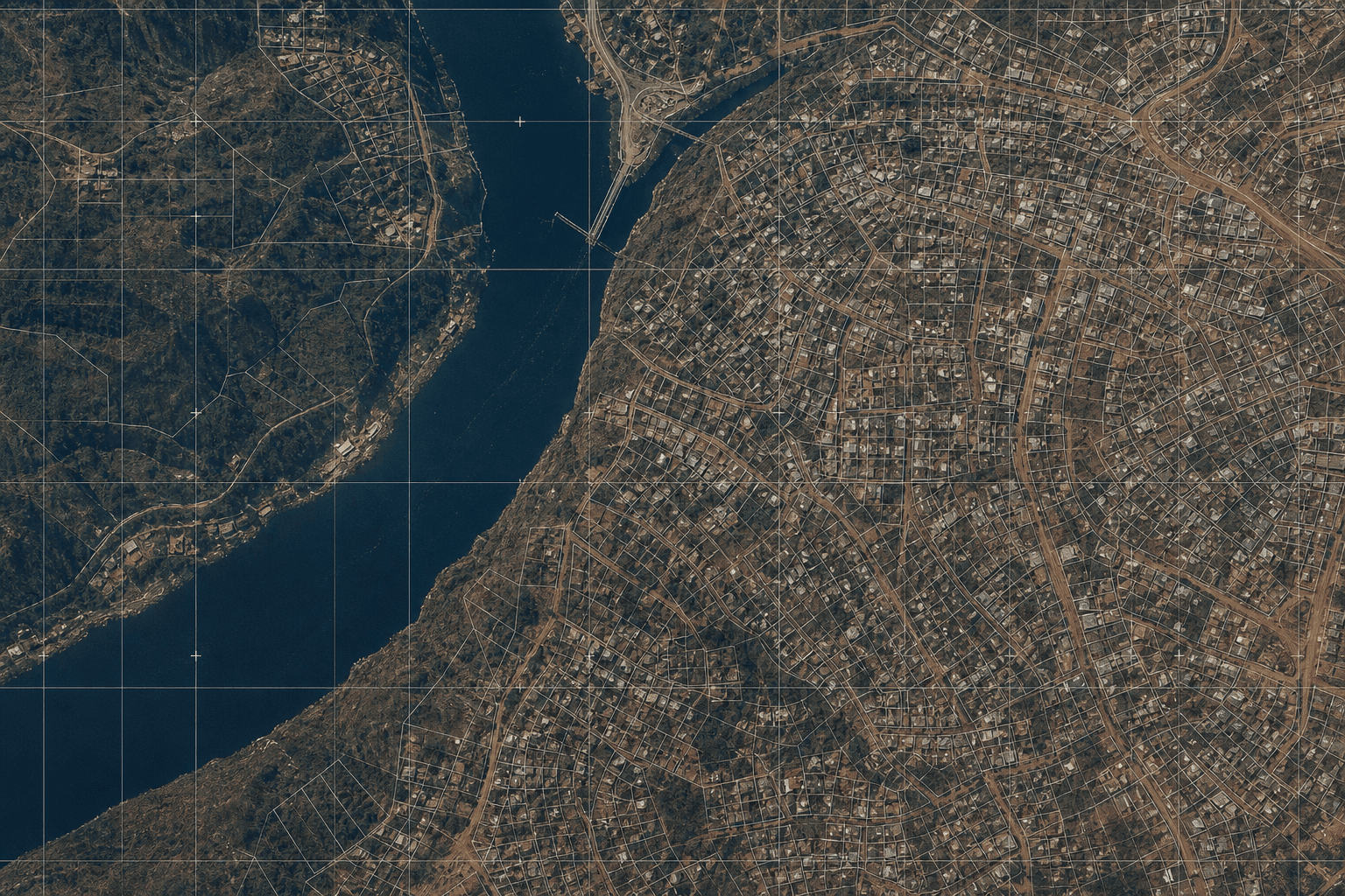 Vue verticale de Matadi et de la boucle du fleuve Congo, avec surcharge des limites parcellaires.